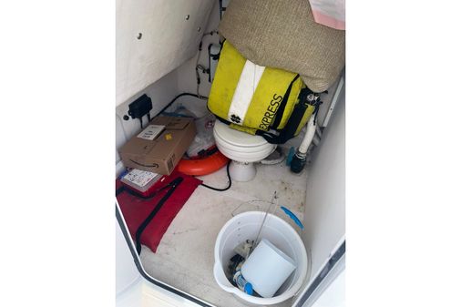 Twin Vee 340 GFX CC image