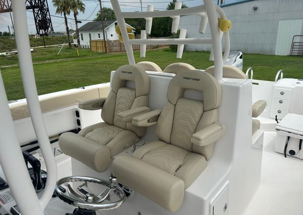 Twin Vee 340 GFX CC image