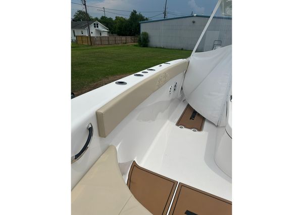 Twin Vee 340 GFX CC image