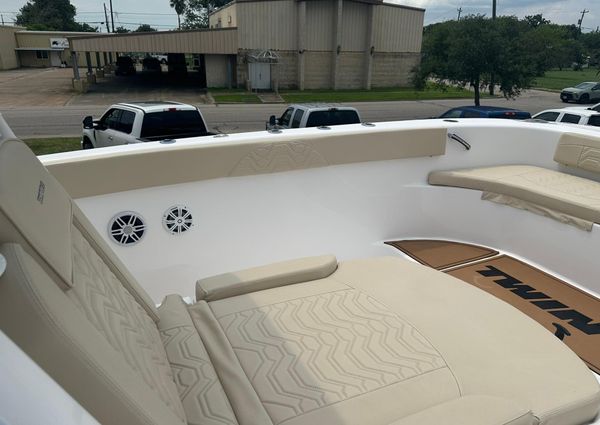 Twin Vee 340 GFX CC image