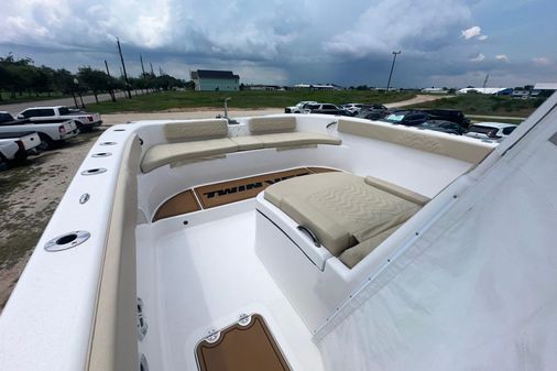 Twin Vee 340 GFX CC image