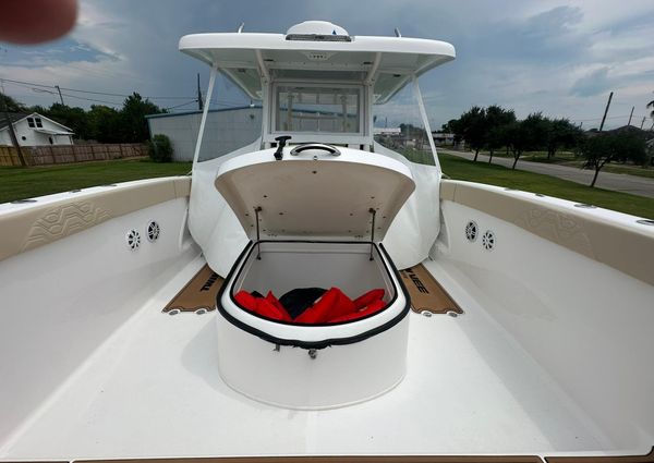 Twin Vee 340 GFX CC image