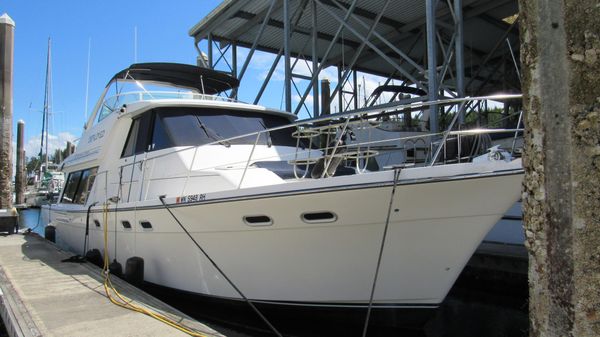 Bayliner 4788 Pilot House Flybridge