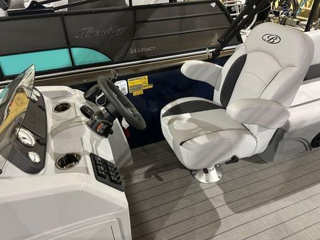 Bentley-pontoons LE-200-CW image