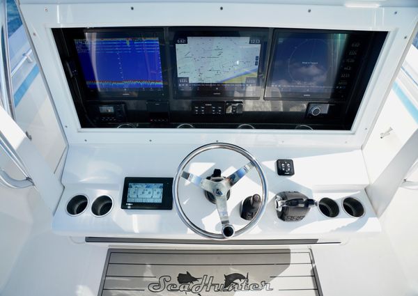 SeaHunter 46 CTS image