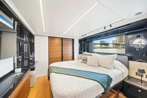 Absolute 64 Navetta image