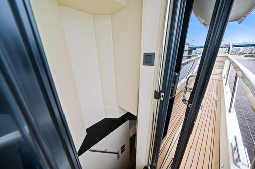 Absolute 64 Navetta image