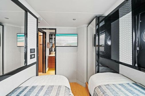 Absolute 64 Navetta image