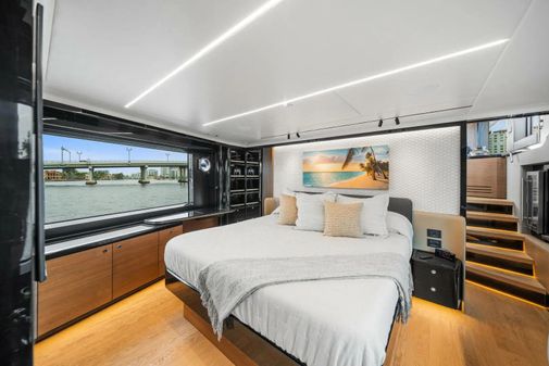 Absolute 64 Navetta image