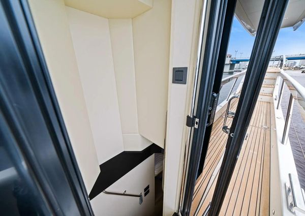 Absolute 64 Navetta image