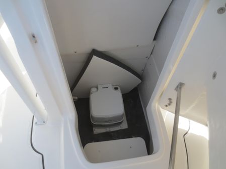 Robalo R222EX image