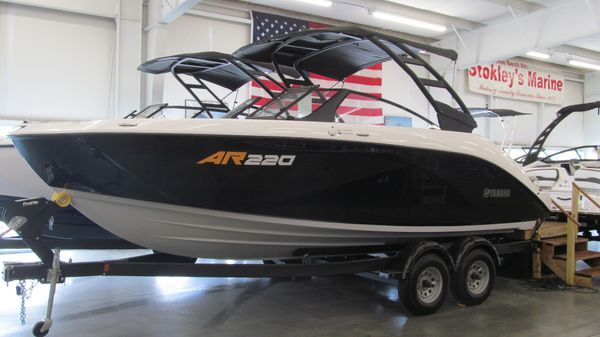 Yamaha Boats AR220 