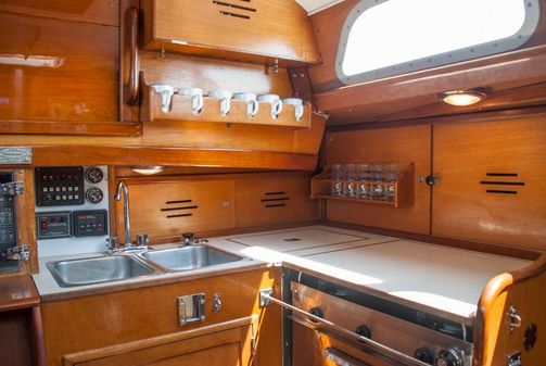 Hinckley Bermuda 40 MK III Yawl image