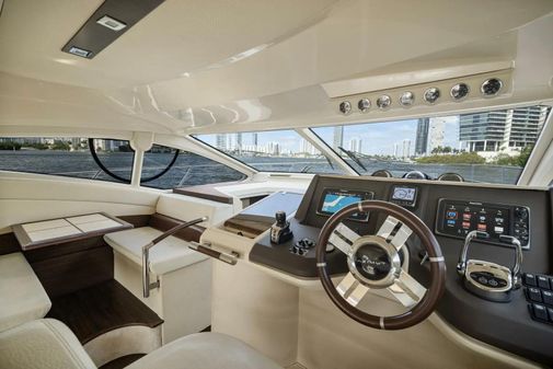 Azimut 48 Flybridge image