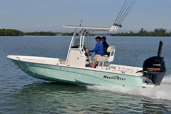 NauticStar 227 XTS - main image