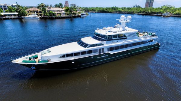Custom Splendor Raised Pilothouse MY