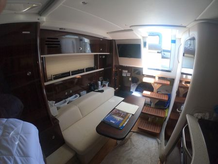 Sea Ray 330 Sundancer image