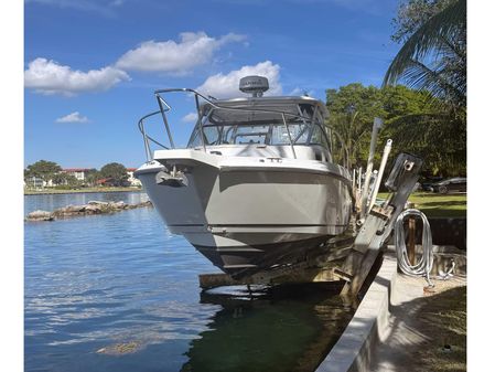 Boston Whaler 305 Conquest image