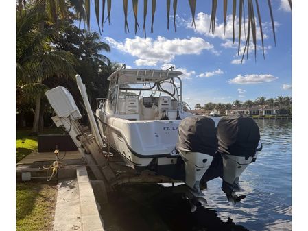 Boston Whaler 305 Conquest image