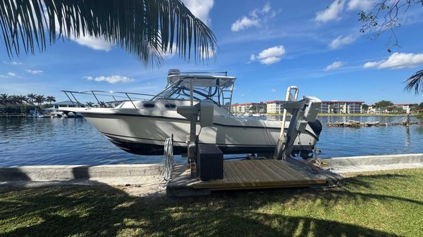 Boston Whaler 305 Conquest 