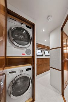 Viking 72 Convertible image