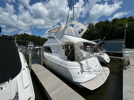 Cruisers Yachts 3580 Flybridge image