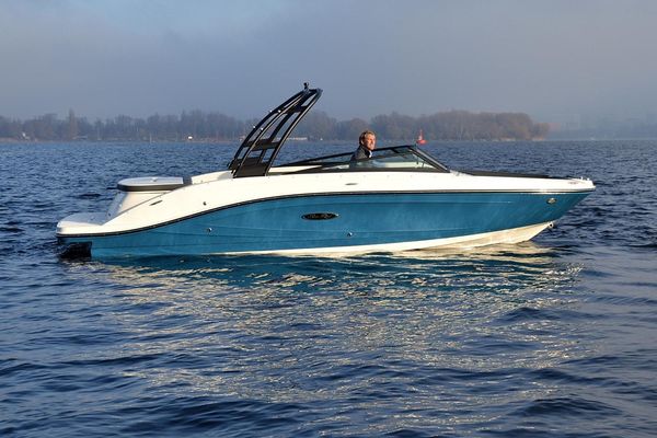 Sea Ray 230 SPX - main image