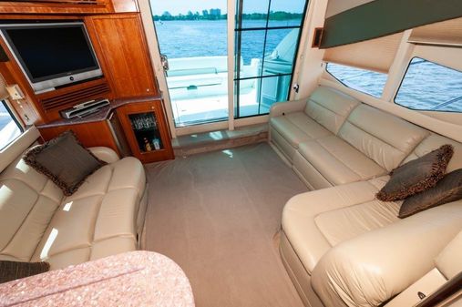 Cruisers Yachts 477 Sport Sedan image