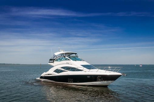 Cruisers Yachts 477 Sport Sedan image