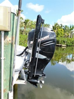 Boston Whaler 220 Dauntless image