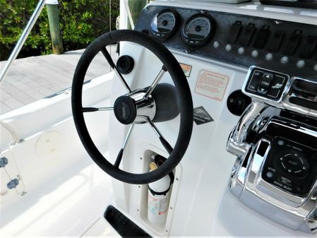 Boston Whaler 220 Dauntless image