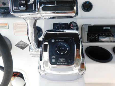 Boston Whaler 220 Dauntless image