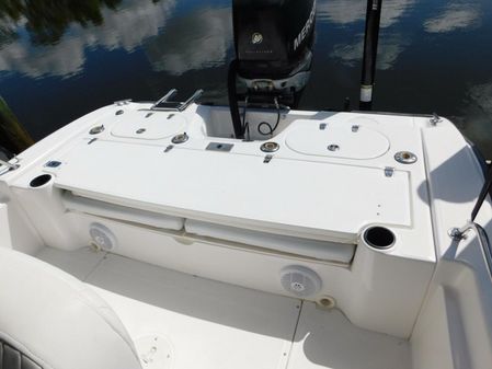 Boston Whaler 220 Dauntless image