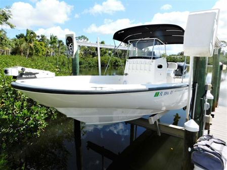 Boston Whaler 220 Dauntless image