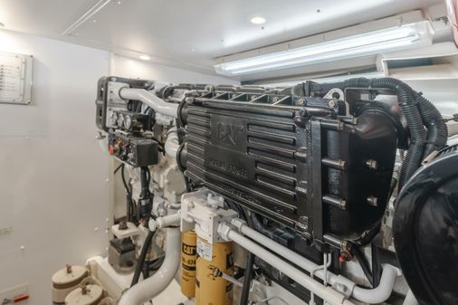 West Bay 58 Pilothouse image