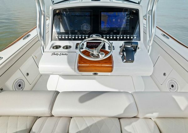 Valhalla Boatworks V-33 Center Console image