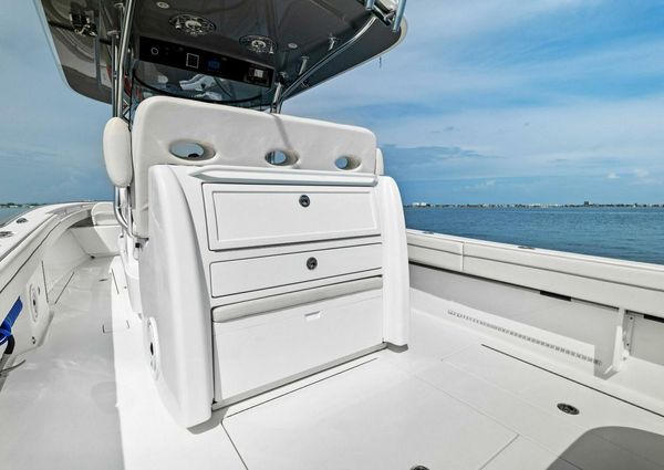 Valhalla Boatworks V-33 Center Console image