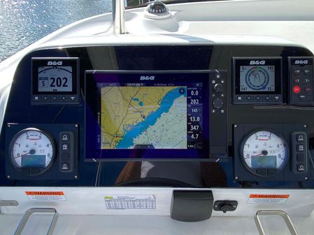 Lagoon 42 image