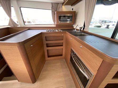 Lagoon 42 image