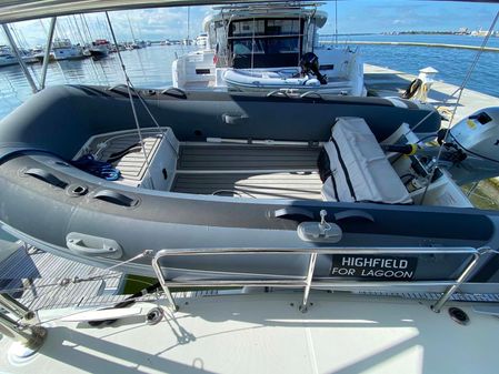 Lagoon 42 image