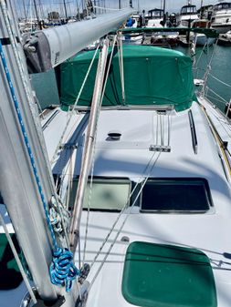 Beneteau 393 image