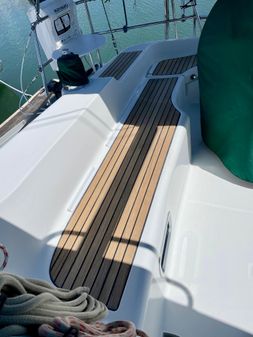 Beneteau 393 image