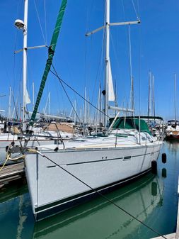 Beneteau 393 image