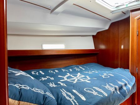 Beneteau 393 image