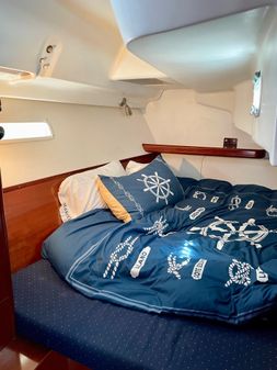 Beneteau 393 image