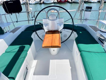 Beneteau 393 image