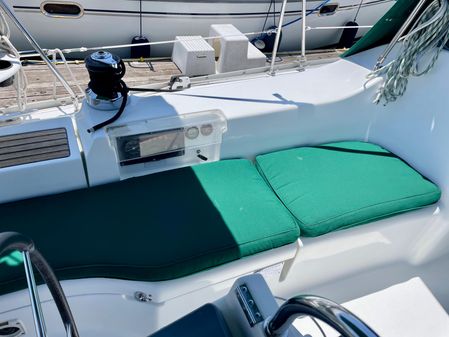 Beneteau 393 image