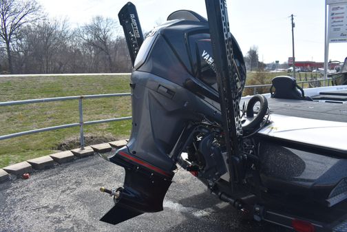 Skeeter ZXR 21 image