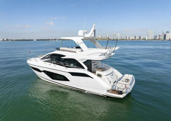 Sunseeker Manhattan 52 image