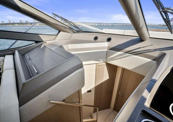 Sunseeker Manhattan 52 image